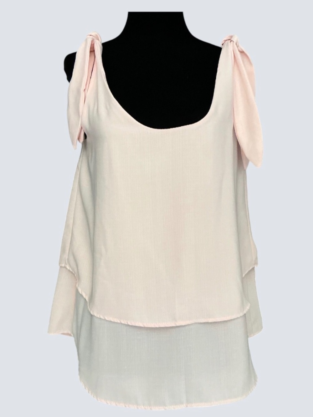 Anthropologie en Elle Light Pink Tie Shoulder Tiered Scoop Neck Top NWOT SZ S